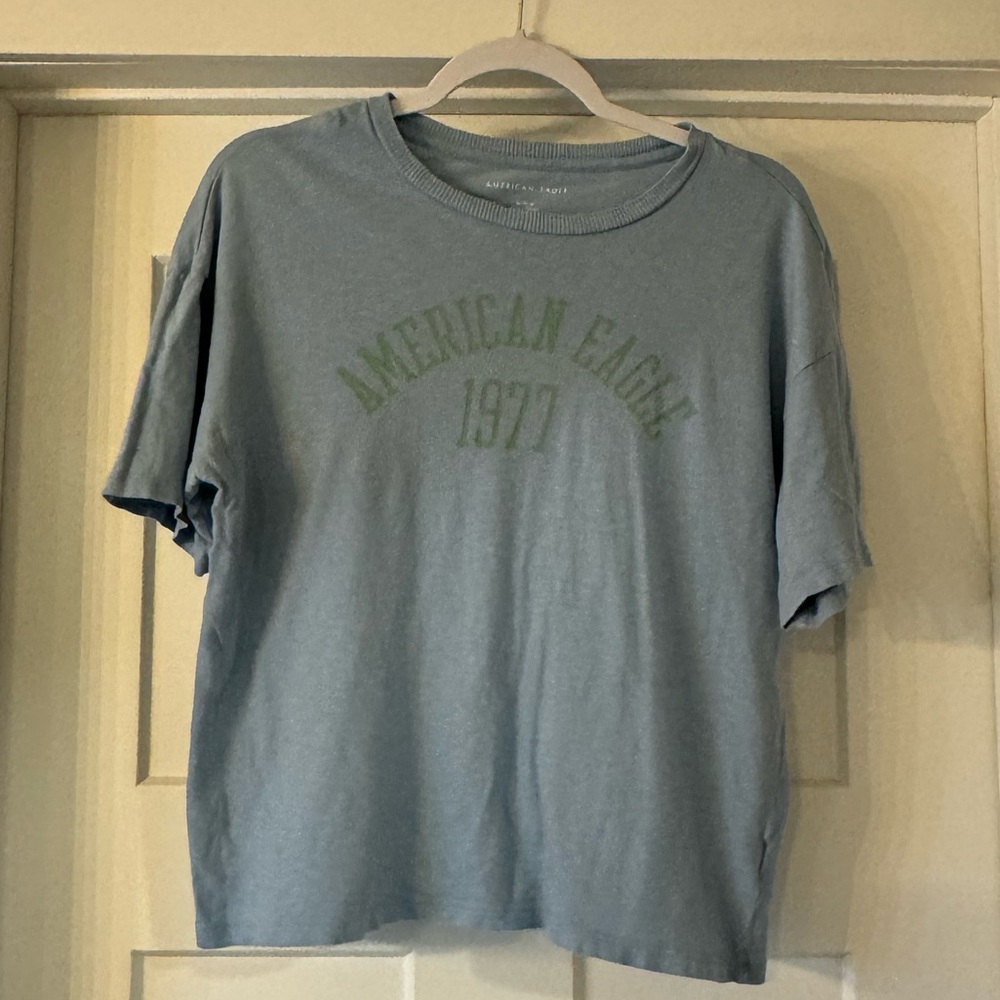 American Eagle tshirt size medium